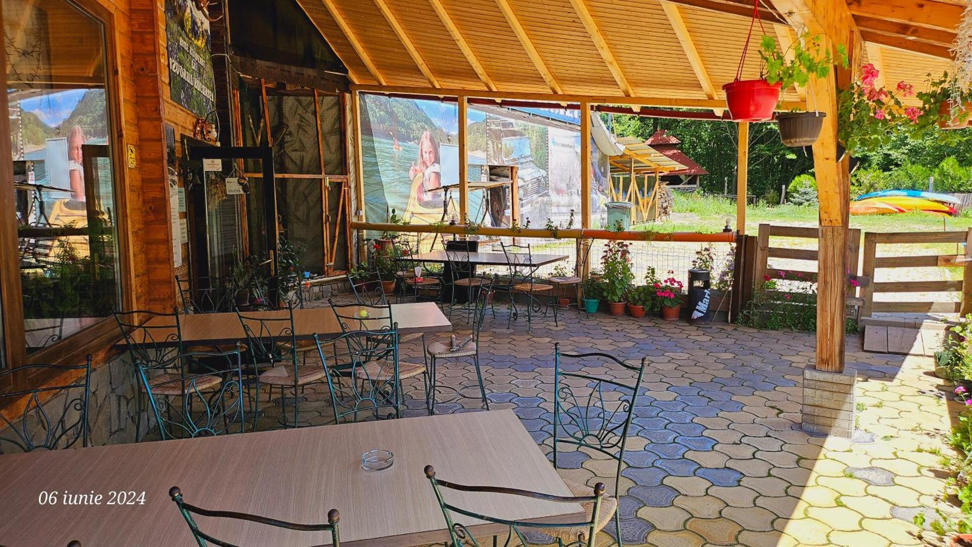 Pensiunea Izvorul Bucuriei Siriu Exterior foto