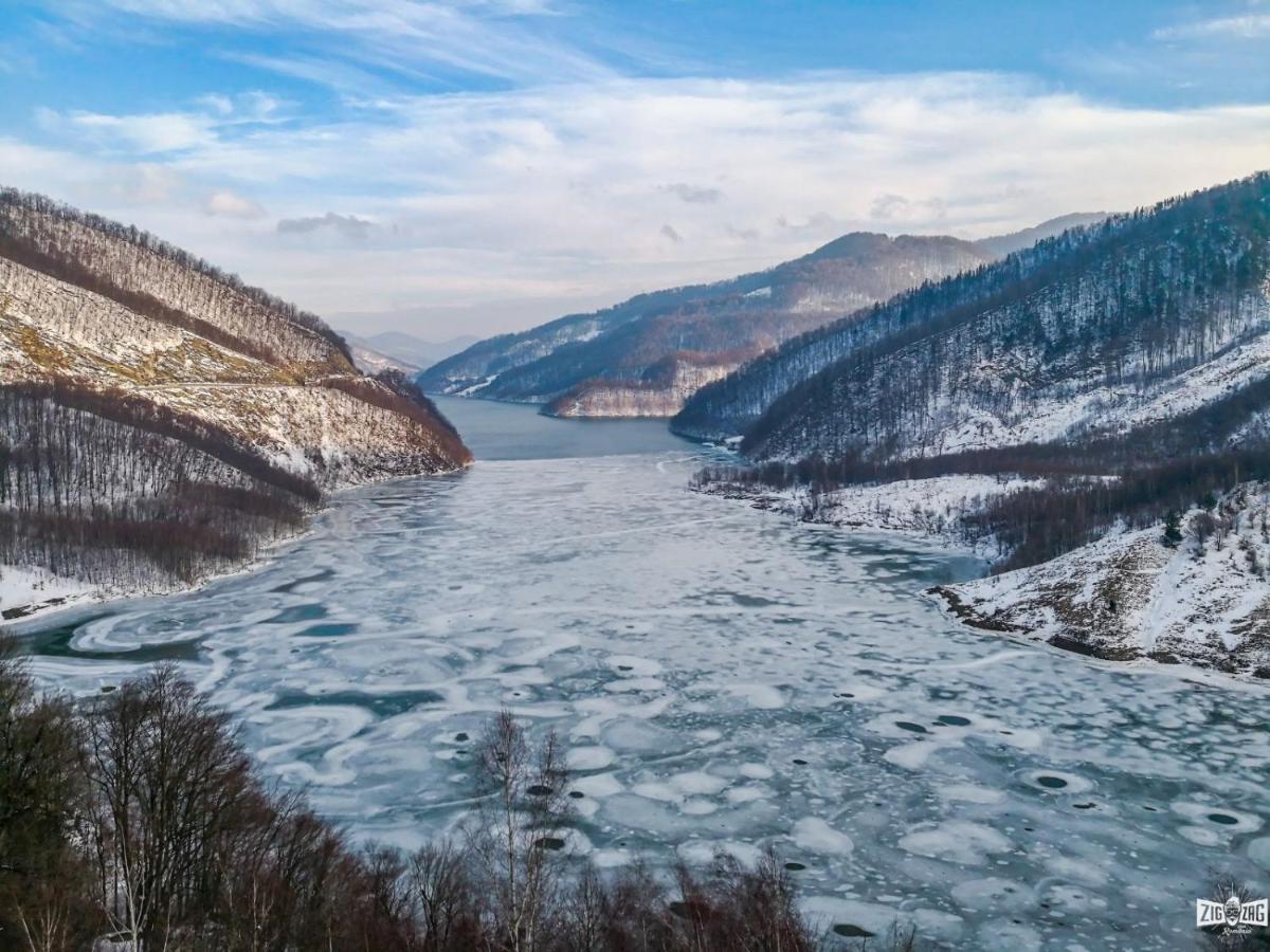 Pensiunea Izvorul Bucuriei Siriu Exterior foto